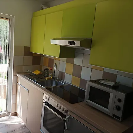 Kek Balaton Nyaralo Feriehus