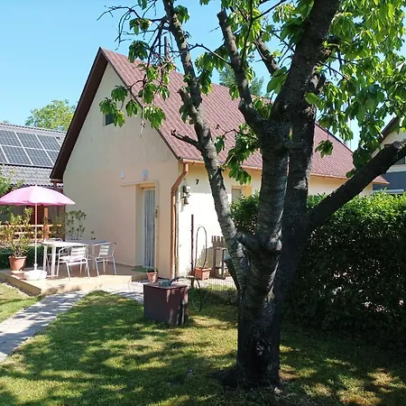 Feriehus Kek Balaton Nyaralo Siófok